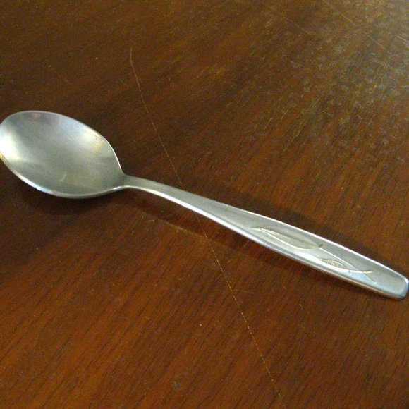 🥄 Rogers Cutlery Whispering Leaves Tablespoon - Picture 1 of 9